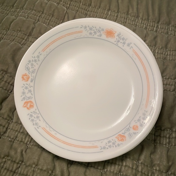 CORELLE Vintage Apricot Grove Bread & Butter Plates Set of 7 USA Great Condition - Picture 7 of 8